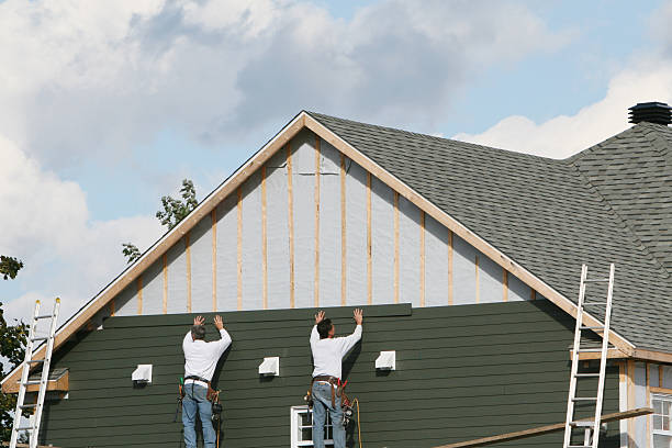 Professional Siding technician working in Hainesport, NJ